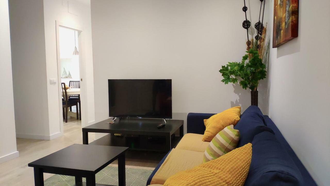 Modern With Ideal Location Next To Atocha Station Madrid Exterior foto